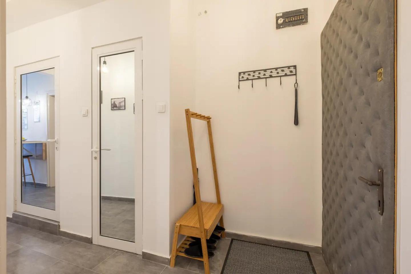 Stay And Play - Foosball And Comfort โซเฟีย ภายนอก รูปภาพ