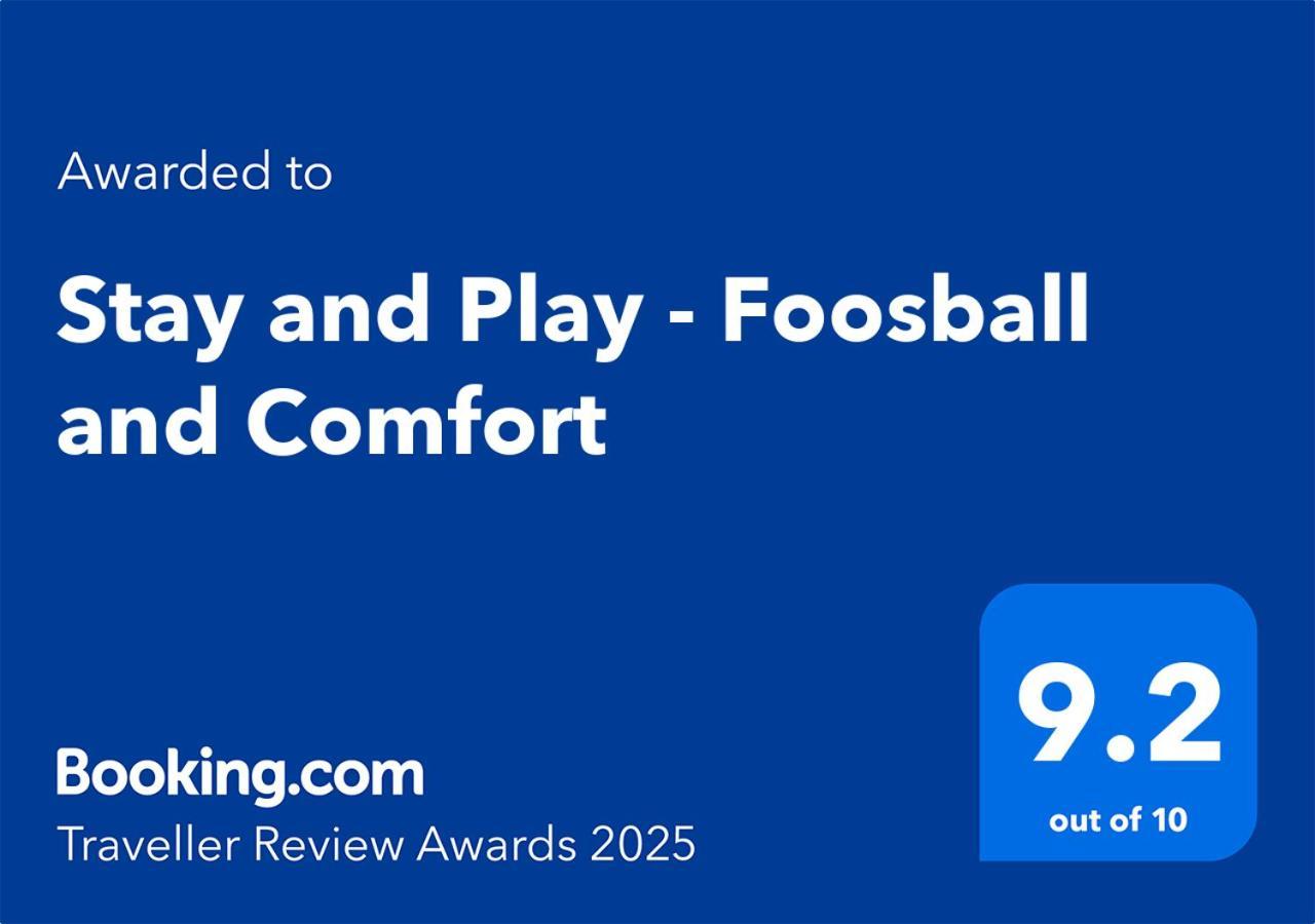 Stay And Play - Foosball And Comfort โซเฟีย ภายนอก รูปภาพ